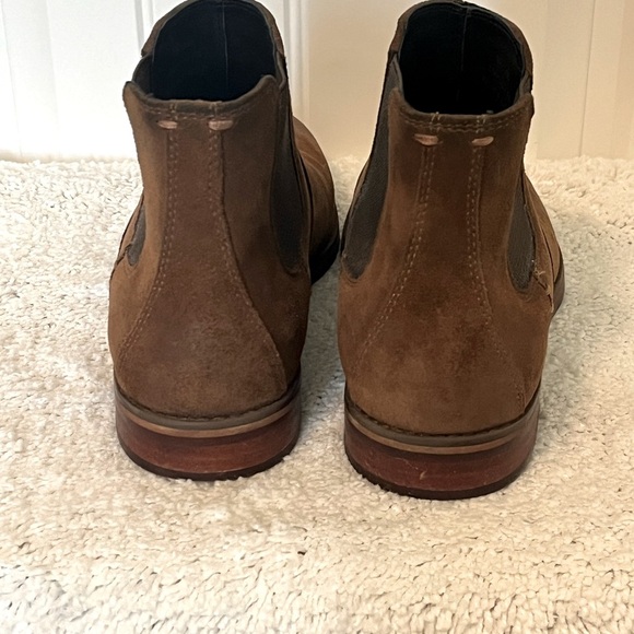 Johnston & Murphy Brown Chelsea Boots Sleek Suede Design - Picture 4 of 8